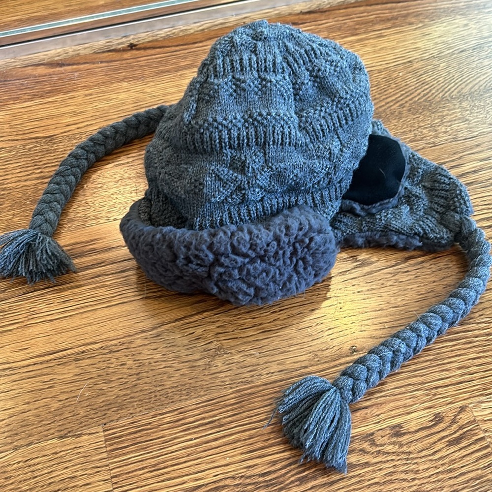 Muk Luks beanie